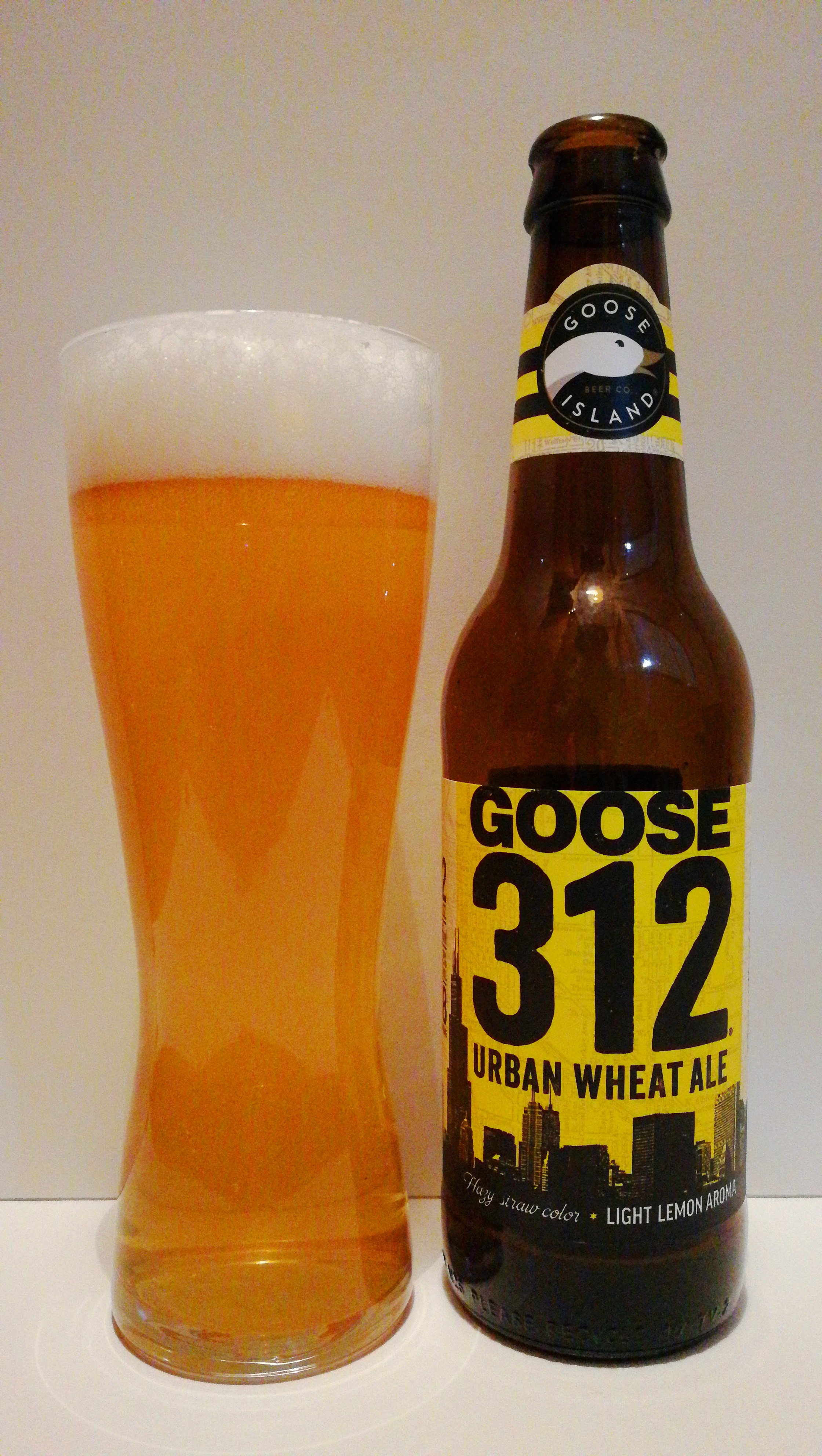 Goose Island Beer Co. 312 URBAN WHEAT ALE